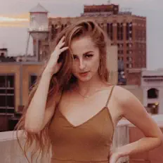 收听 Hummingbird、观看音乐视频、阅读小传、查看巡演日期等 ！