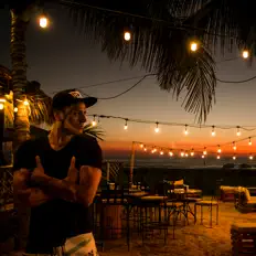 Mauty을(를) 듣고, 뮤직 비디오를 보고, 약력을 읽고, 투어 일정 등을 확인하세요!