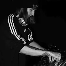 Escucha a Karyuu, mira videos musicales, lee su biografía, consulta las fechas de las gira y más.