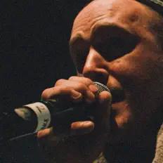 Ascolta Seyté, guarda video musicali, leggi la biografia, vedi le date del tour & altro!