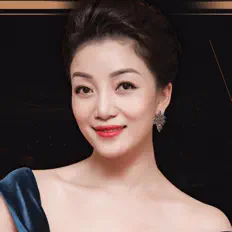 收听 Phạm Thu Hà、观看音乐视频、阅读小传、查看巡演日期等 ！