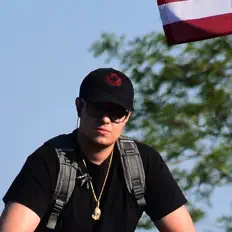 收听 Rightful Disciple、观看音乐视频、阅读小传、查看巡演日期等 ！