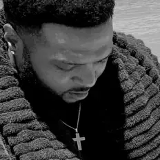 Charizzyを聴いたり、ミュージックビデオを鑑賞したり、経歴やツアー日程などを確認したりしましょう！