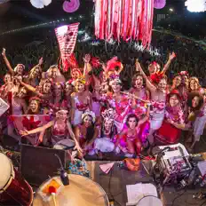Listen to Mulheres de Chico, watch music videos, read bio, see tour dates & more!