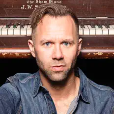 Poslechněte si interpreta Jeffery Straker, sledujte hudební videa, přečtěte si životopis, podívejte se na data turné a další informace.