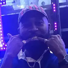 Posłuchaj wykonawcy Kg757252, obejrzyj teledyski, przeczytaj biografię, zobacz daty tras koncertowych i nie tylko!