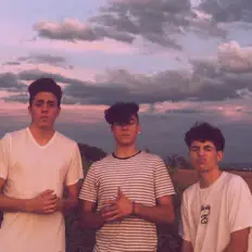 聆聽 Juice Mob、觀看音樂影片、閱讀小傳、查看巡演日期等！