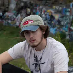 Aristotle Jones: песни, клипы, биография, даты выступлений и многое другое.