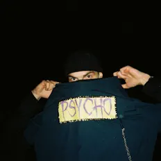 收听 Psycho、观看音乐视频、阅读小传、查看巡演日期等 ！