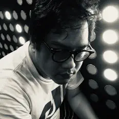 Ko Yat Lok: песни, клипы, биография, даты выступлений и многое другое.