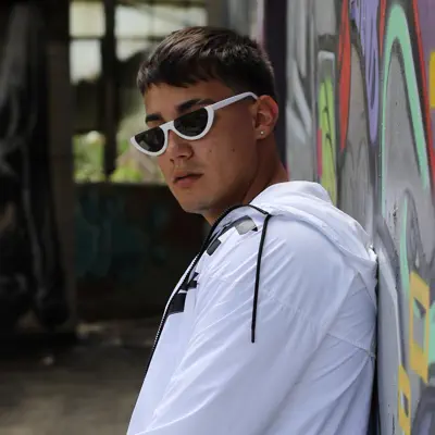 Listen to Bombyy, watch music videos, read bio, see tour dates & more!