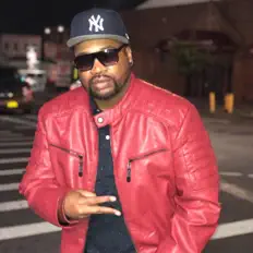 Shotime을(를) 듣고, 뮤직 비디오를 보고, 약력을 읽고, 투어 일정 등을 확인하세요!