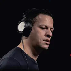 Abel Meyer: песни, клипы, биография, даты выступлений и многое другое.