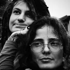 Escucha a libélula em verso, mira videos musicales, lee su biografía, consulta las fechas de las gira y más.