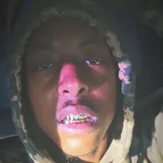 收听 3rd World Momo、观看音乐视频、阅读小传、查看巡演日期等 ！