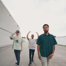 收听 BreezePark、观看音乐视频、阅读小传、查看巡演日期等 ！