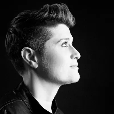 Listen to Alyson Calagna, watch music videos, read bio, see tour dates & more!