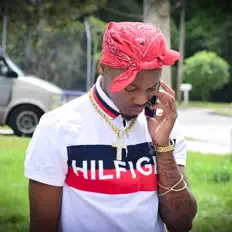 Dengarkan La' Pooh, tonton video musik, baca bio, lihat tanggal tur & lainnya!