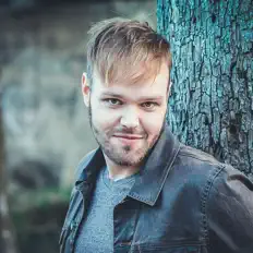 Escucha a Casey Thrasher, mira videos musicales, lee su biografía, consulta las fechas de las gira y más.