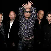 Ascolta Chocolate Starfish, guarda video musicali, leggi la biografia, vedi le date del tour & altro!
