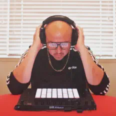 Sick Jamesを聴いたり、ミュージックビデオを鑑賞したり、経歴やツアー日程などを確認したりしましょう！