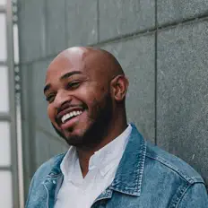 Luister naar Cormac Parker Jr, bekijk muziekvideo's, lees de bio, bekijk de tourdata, en meer!