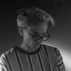 Posłuchaj wykonawcy Vox Portent, obejrzyj teledyski, przeczytaj biografię, zobacz daty tras koncertowych i nie tylko!