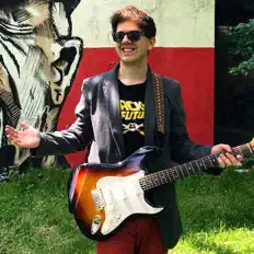 Ascolta nEscafeX, guarda video musicali, leggi la biografia, vedi le date del tour & altro!