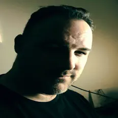 The Audible Collectiveを聴いたり、ミュージックビデオを鑑賞したり、経歴やツアー日程などを確認したりしましょう！