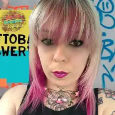 聆聽 Ghettobarbie、觀看音樂影片、閱讀小傳、查看巡演日期等！