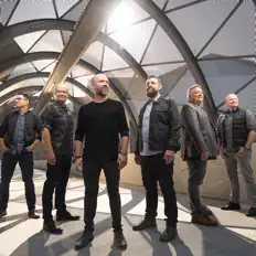 聆聽 This Hope、觀看音樂影片、閱讀小傳、查看巡演日期等！