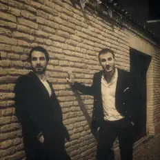 Escucha a Randi e Focaccia, mira videos musicales, lee su biografía, consulta las fechas de las gira y más.