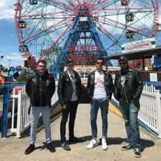 Posłuchaj wykonawcy On My Arms, obejrzyj teledyski, przeczytaj biografię, zobacz daty tras koncertowych i nie tylko!