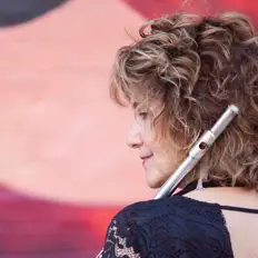 Andrea Brachfeldを聴いたり、ミュージックビデオを鑑賞したり、経歴やツアー日程などを確認したりしましょう！