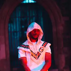 Hör dir P Dot an, schau dir Musikvideos an, lies die Biografie, finde Tourdaten und mehr!