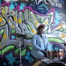 Dengarkan E Mack, tonton video musik, baca bio, lihat tanggal tur & lainnya!