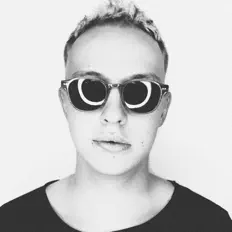 Posłuchaj wykonawcy Nabukko, obejrzyj teledyski, przeczytaj biografię, zobacz daty tras koncertowych i nie tylko!