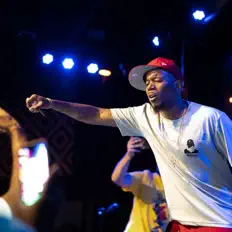 Poslechněte si interpreta HazeMan, sledujte hudební videa, přečtěte si životopis, podívejte se na data turné a další informace.