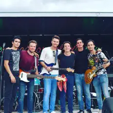 Ακούστε περιεχόμενο από Avalancha, παρακολουθήστε μουσικά βίντεο, διαβάστε το βιογραφικό, δείτε ημερομηνίες περιοδείας, και πολλά ακόμη!