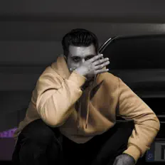 Dengarkan Mitzo, tonton video musik, baca bio, lihat tanggal tur & lainnya!