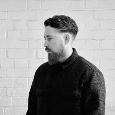 Écoutez Ebson, regardez des vidéoclips, lisez la biographie, consultez les dates de tournée et plus encore !