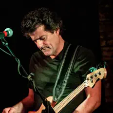 Dengarkan John Barron, tonton video musik, baca bio, lihat tanggal tur & lainnya!