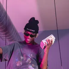 Kyle Hippyを聴いたり、ミュージックビデオを鑑賞したり、経歴やツアー日程などを確認したりしましょう！