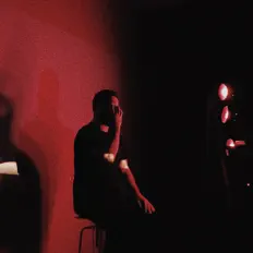 收听 Kurt Sunn、观看音乐视频、阅读小传、查看巡演日期等 ！