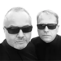 Hör dir undefined an, schau dir Musikvideos an, lies die Biografie, finde Tourdaten und mehr!