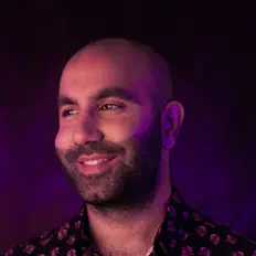 Poslechněte si interpreta IC, sledujte hudební videa, přečtěte si životopis, podívejte se na data turné a další informace.