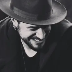 Hör dir Willer an, schau dir Musikvideos an, lies die Biografie, finde Tourdaten und mehr!