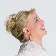 Escucha a Annette Hölzl, mira vídeos musicales, lee la biografía, consulta fechas de giras y mucho más.