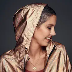 收听 Fanny Leeb、观看音乐视频、阅读小传、查看巡演日期等 ！