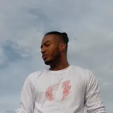 聆聽 Enzo Aviano、觀看音樂影片、閱讀小傳、查看巡演日期等！